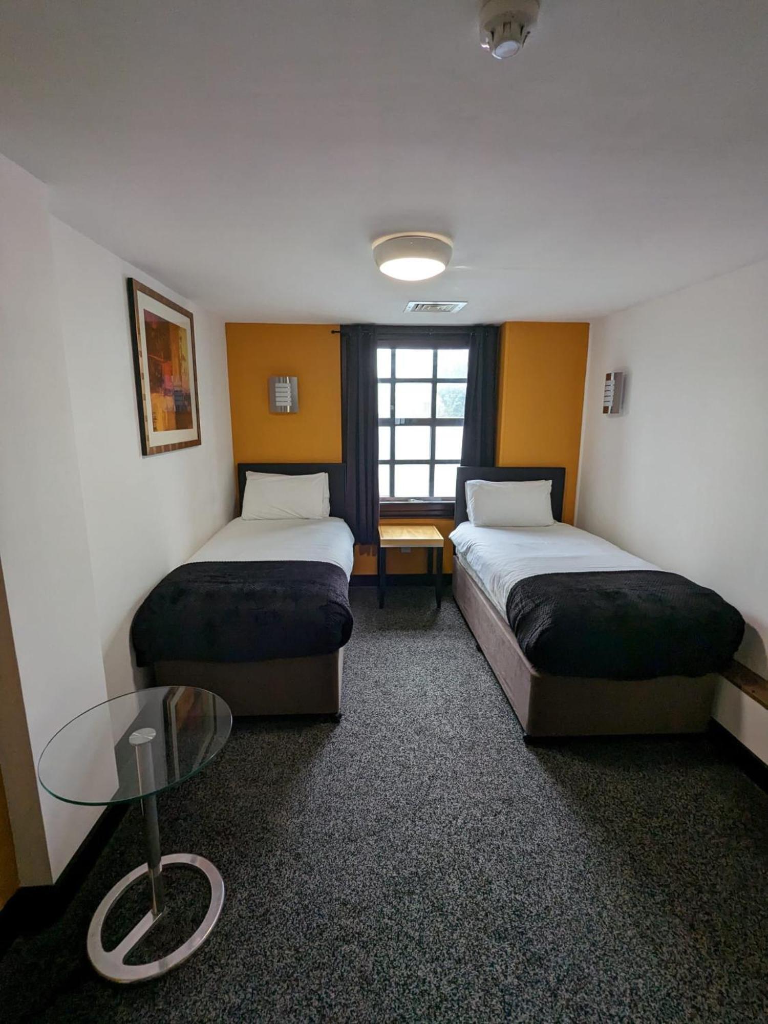 קינגסטון אפון הול Cornmill Hotel מראה חיצוני תמונה