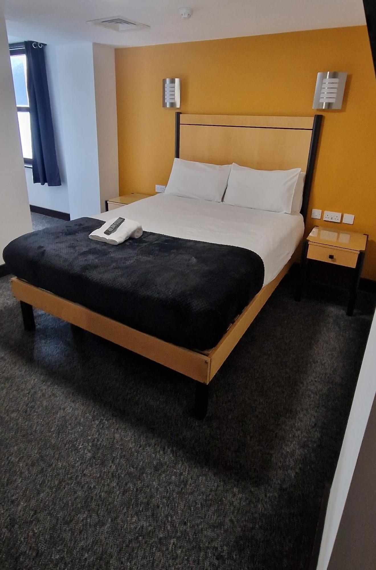 קינגסטון אפון הול Cornmill Hotel מראה חיצוני תמונה