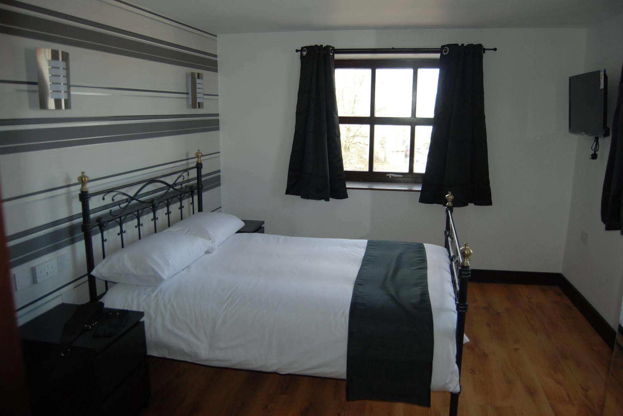 קינגסטון אפון הול Cornmill Hotel מראה חיצוני תמונה