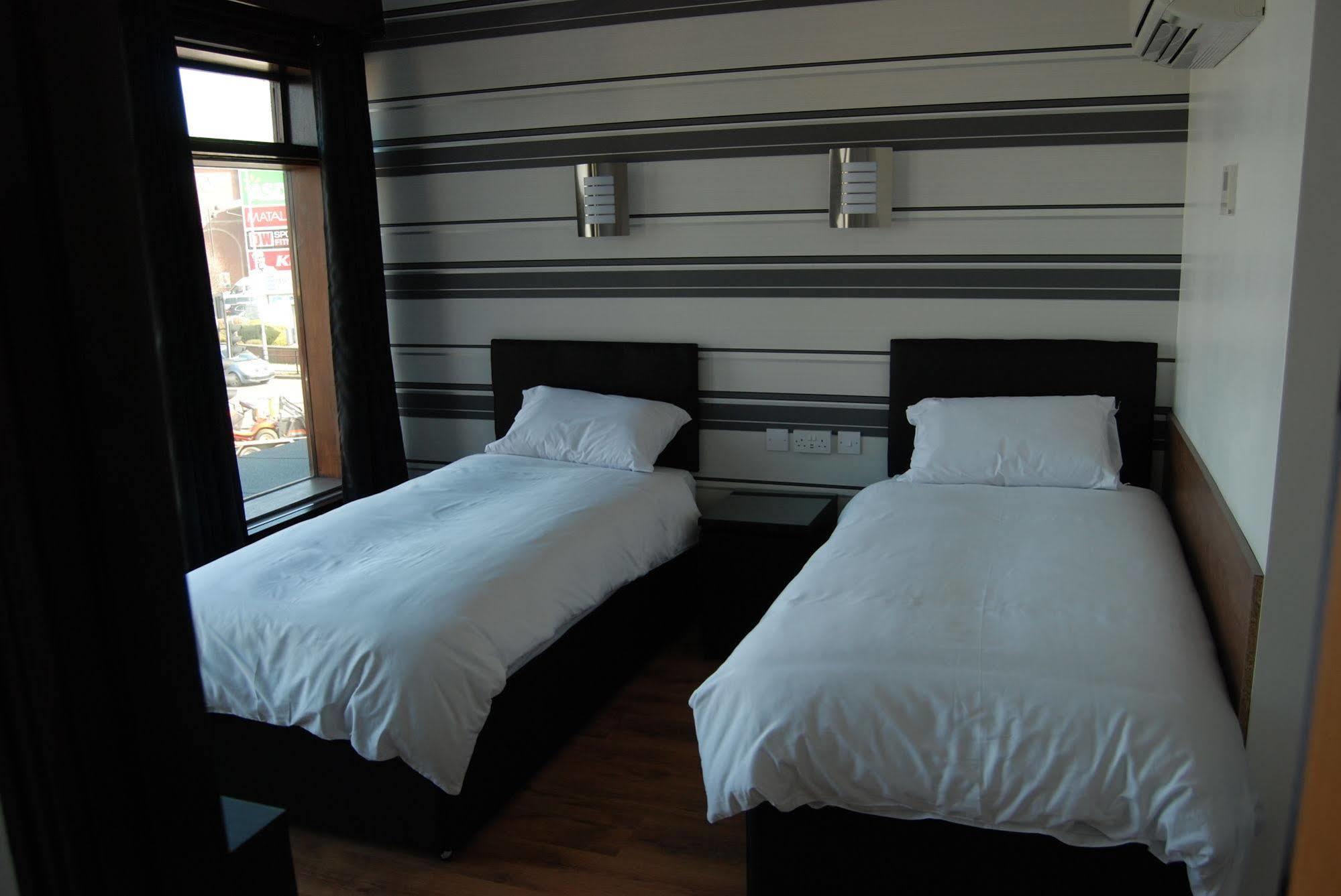 קינגסטון אפון הול Cornmill Hotel מראה חיצוני תמונה