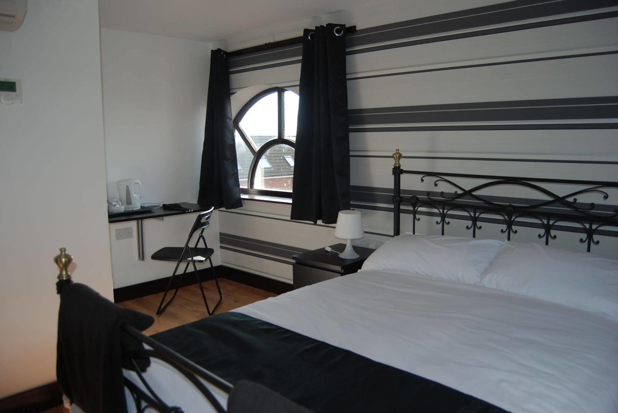 קינגסטון אפון הול Cornmill Hotel מראה חיצוני תמונה