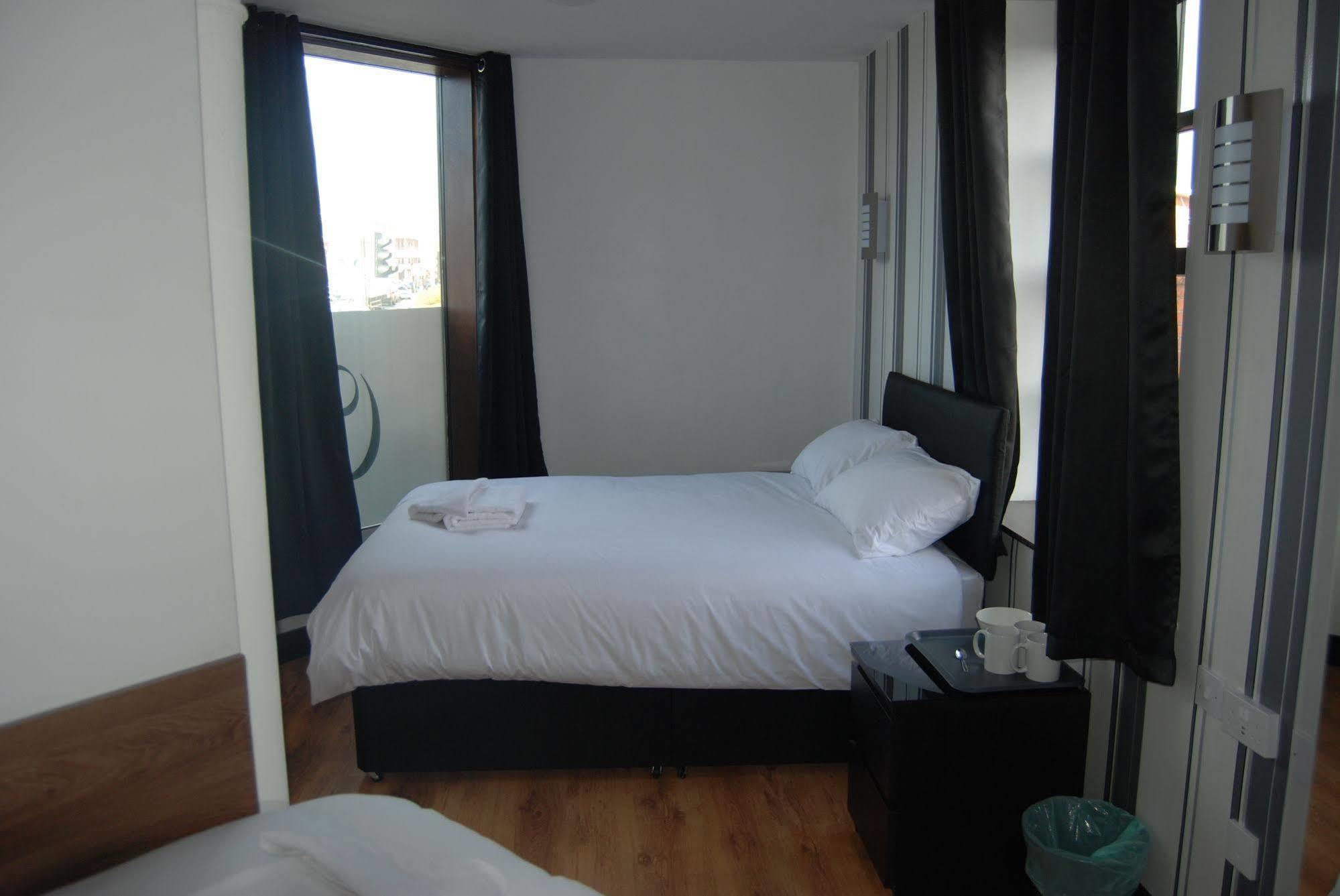 קינגסטון אפון הול Cornmill Hotel מראה חיצוני תמונה